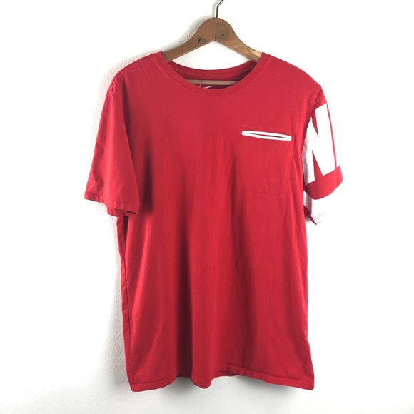 Nike Other - ⭐️ Nike Athletic cut tee